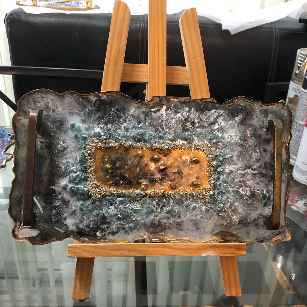 🚫SOLD🚫Geode tray with handles